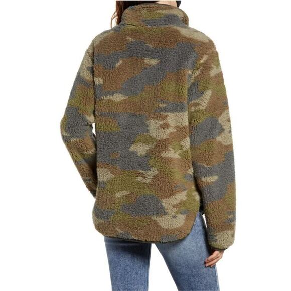 THREAD & SUPPLY NEW $79 Wubby Fleece Cozy Pullover in‎ Camo Allover XS - Picture 2 of 5